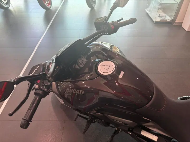 Ducati Diavel V4 (2023 - 26) (8)