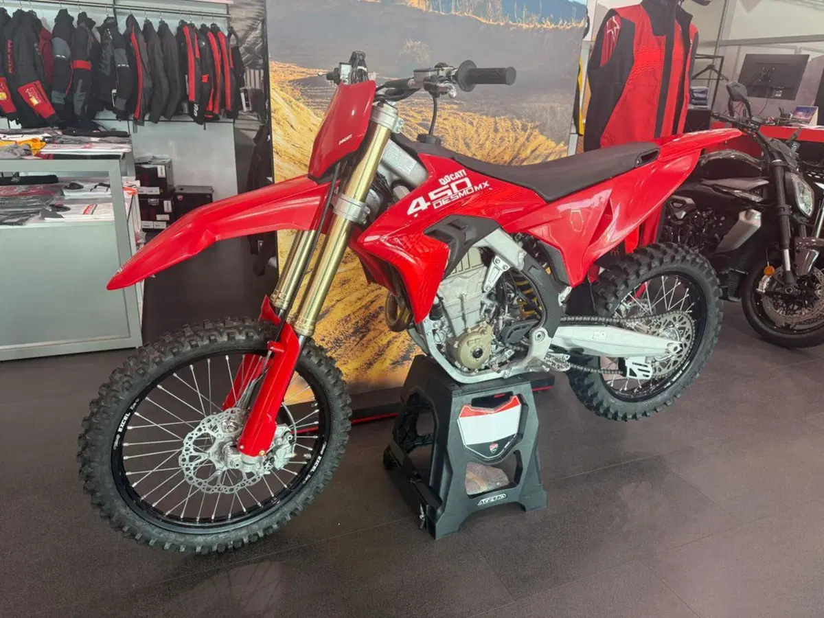 Ducati Desmo450 MX (2026) (2)