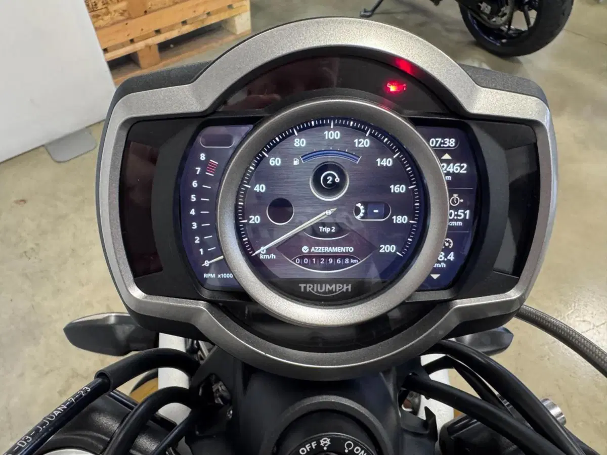 Triumph Scrambler 1200 XE (2024 - 25) (14)