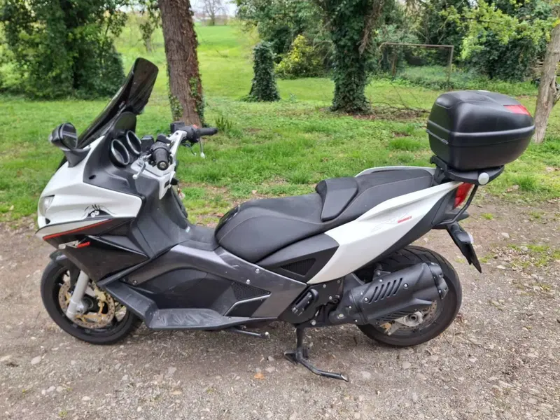 Aprilia SRV 850 (2011 - 16)