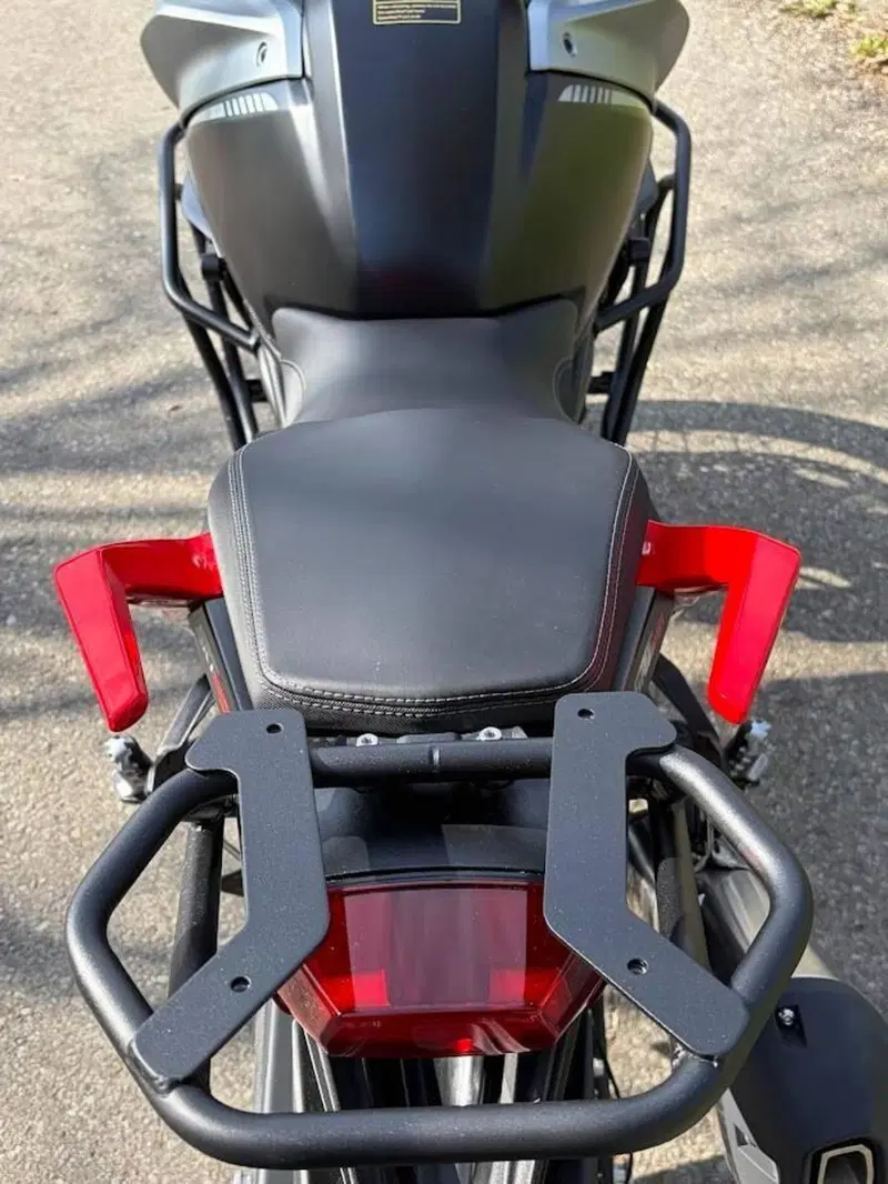 QJ Motor SRT 900 SX (2025 - 26) (4)