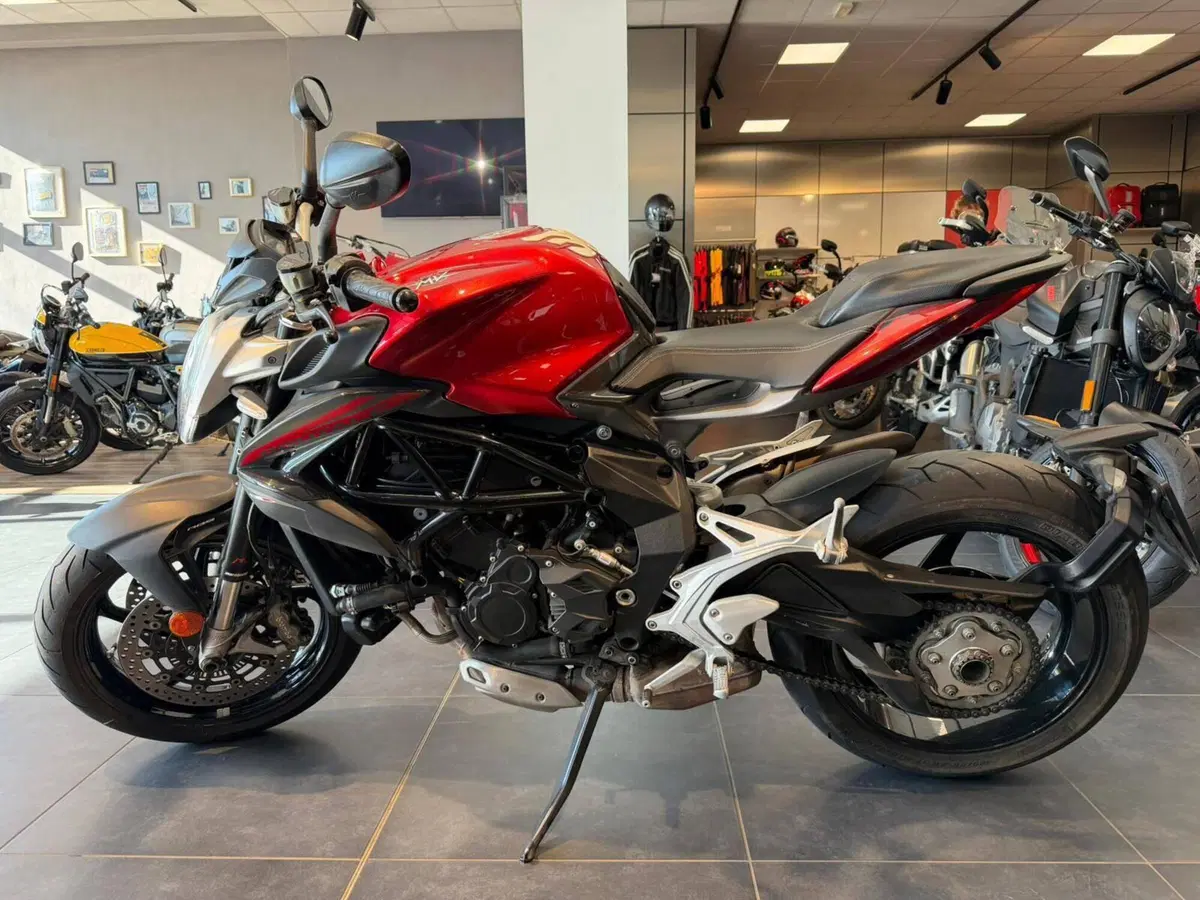 MV Agusta Brutale 800 EAS ABS (2016 - 19) (2)