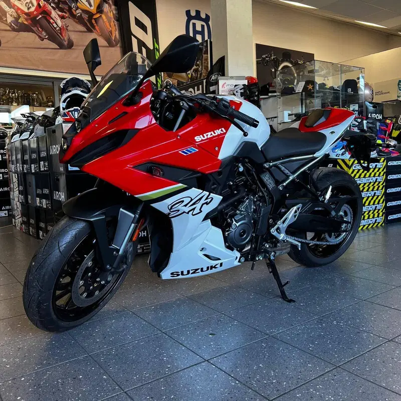 Suzuki GSX-8R Legend Edition (2024) (2)