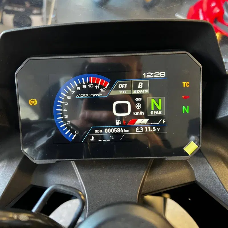 Suzuki GSX-8R Legend Edition (2024) (4)