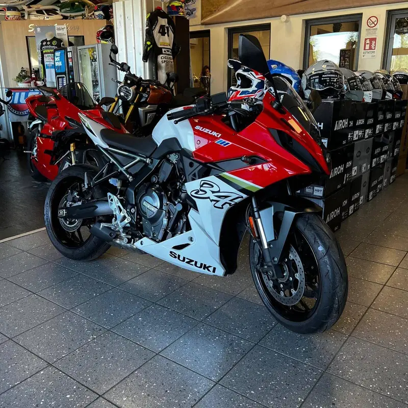 Suzuki GSX-8R Legend Edition (2024) (6)