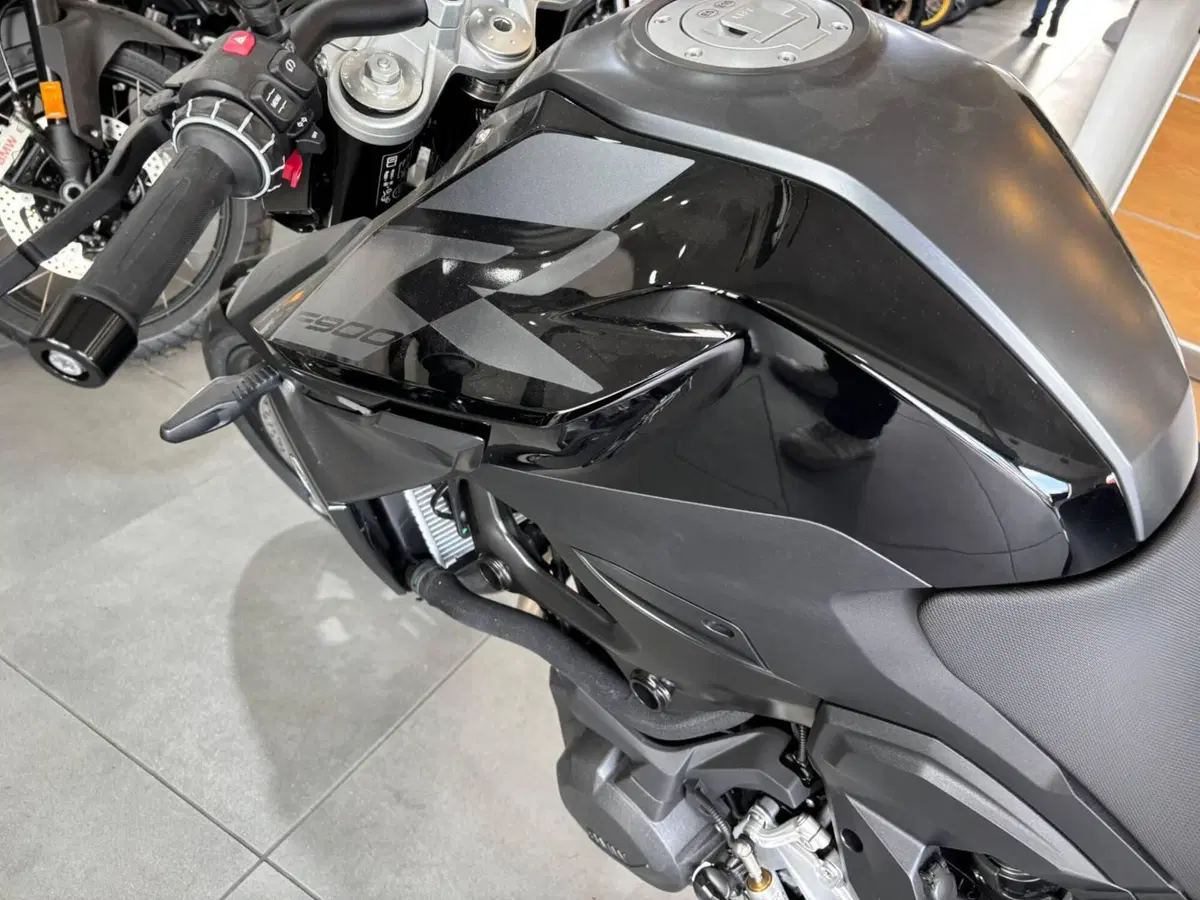 Bmw F 900 R (2025 - 26) (10)