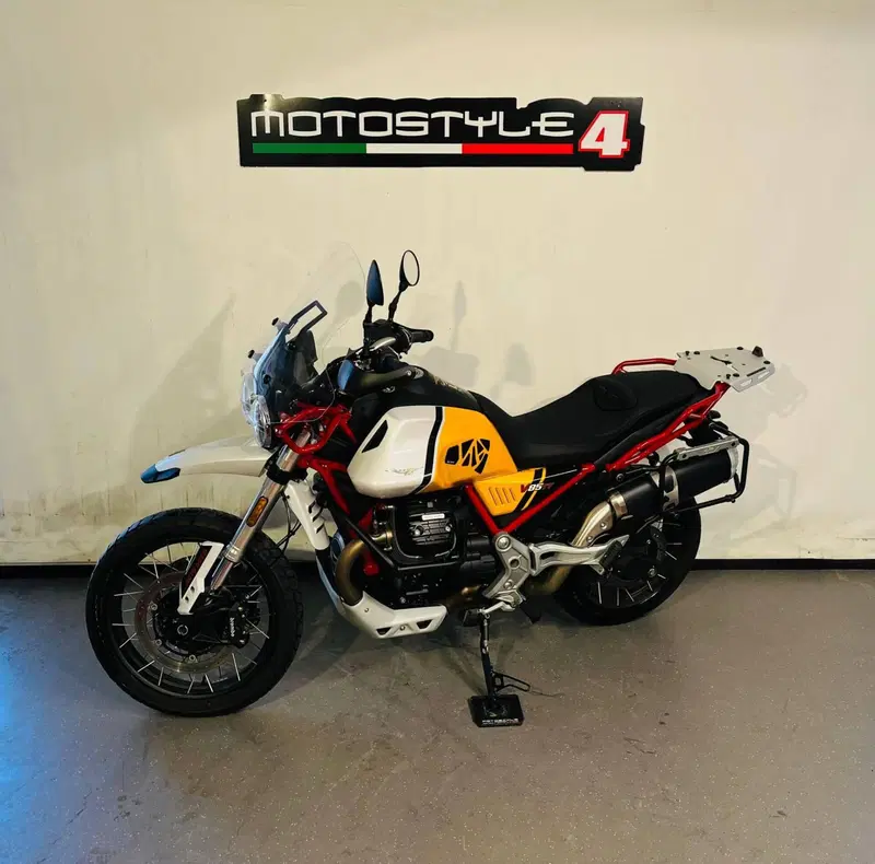 Moto Guzzi V85 TT (2021 - 23) (2)