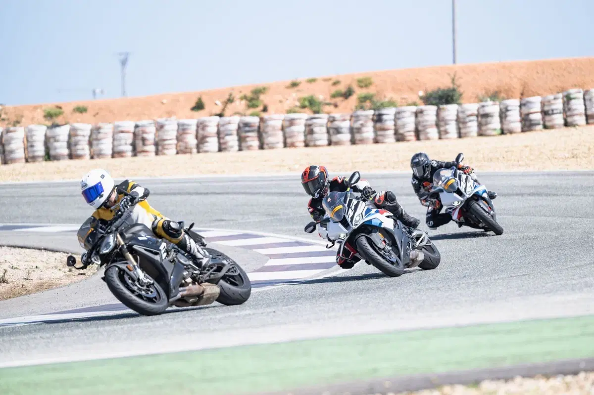Continental ContiSportAttack 5:  (2)