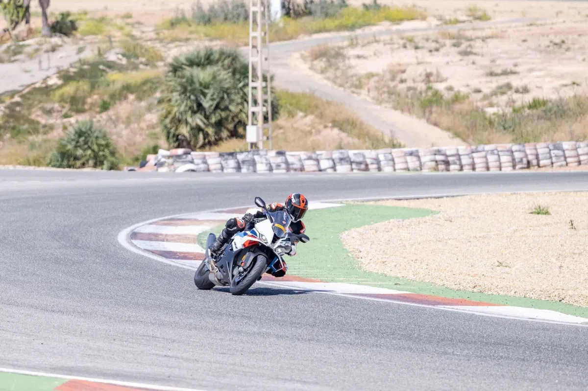 Continental ContiSportAttack 5:  (9)
