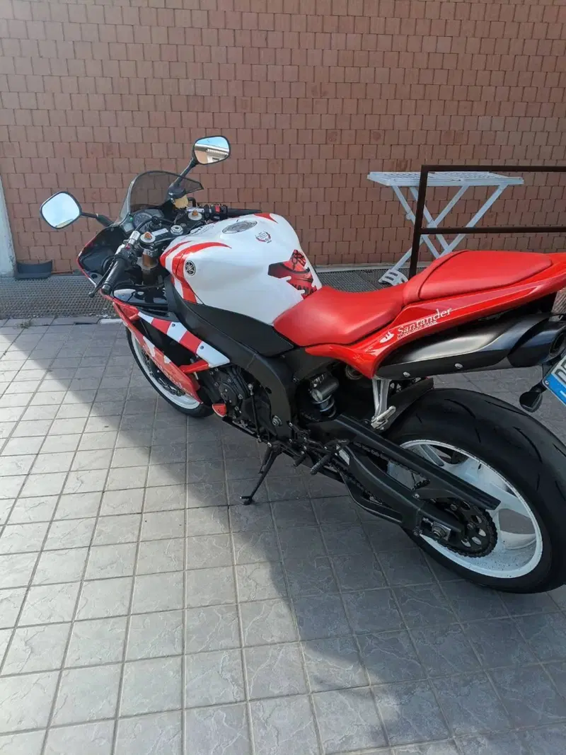 Yamaha YZF R1 (2009 - 11) (3)