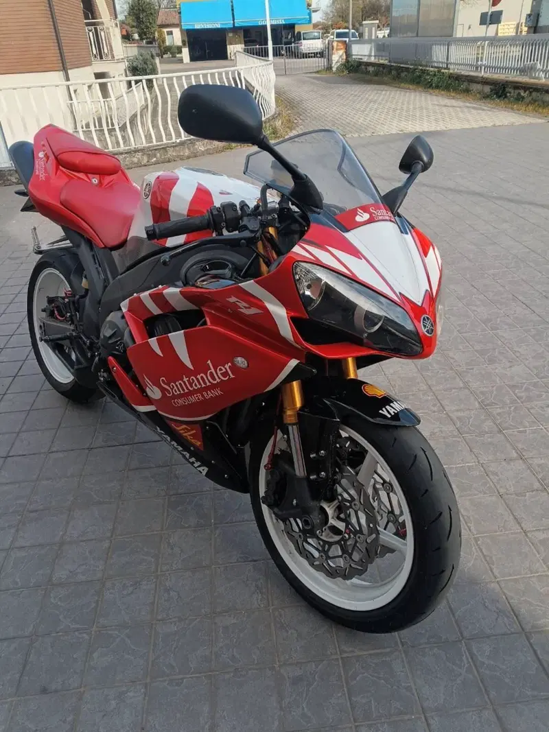 Yamaha YZF R1 (2009 - 11) (6)