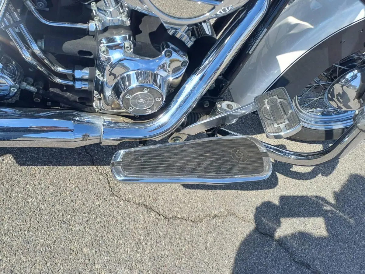 Harley-Davidson 1450 Deluxe (2005 - 06) - FLSTNI (15)
