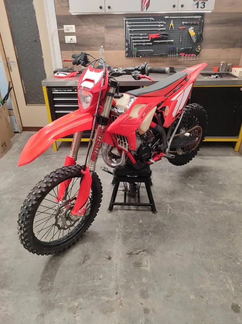 Betamotor RR 125 2T Enduro (2024) (4)