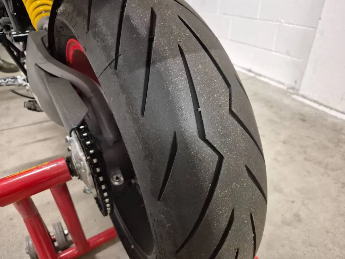 Ducati Hypermotard 950 RVE (2022 - 25) (9)