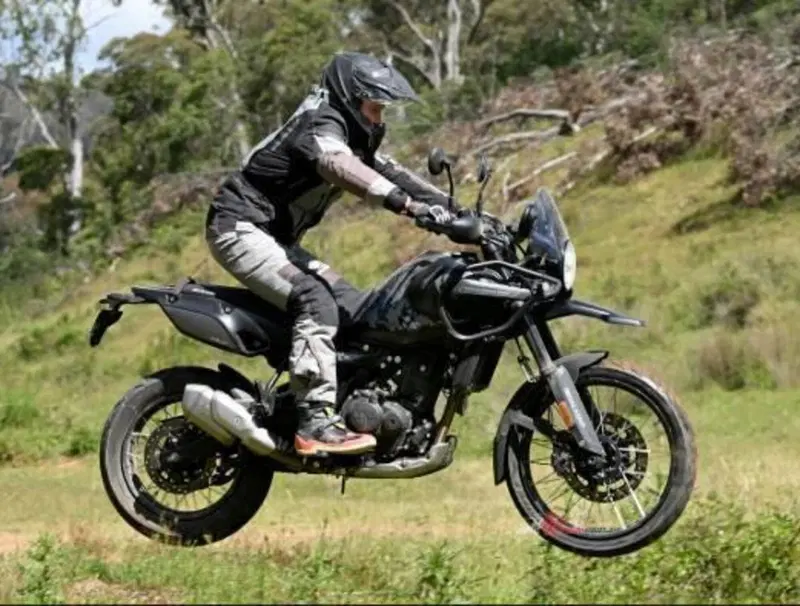 Royal Enfield Himalayan 450 Mana Black (2026) (9)