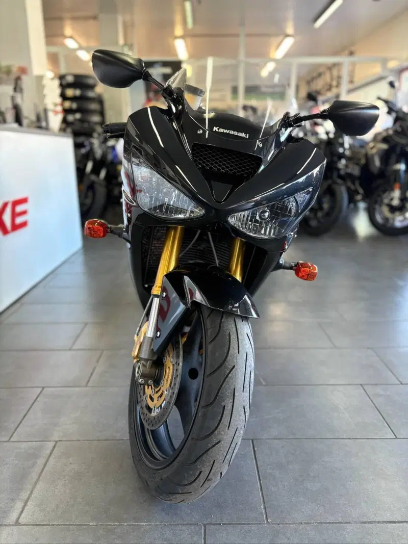 Kawasaki Ninja 636 ZX-6R (2003 - 04) (3)