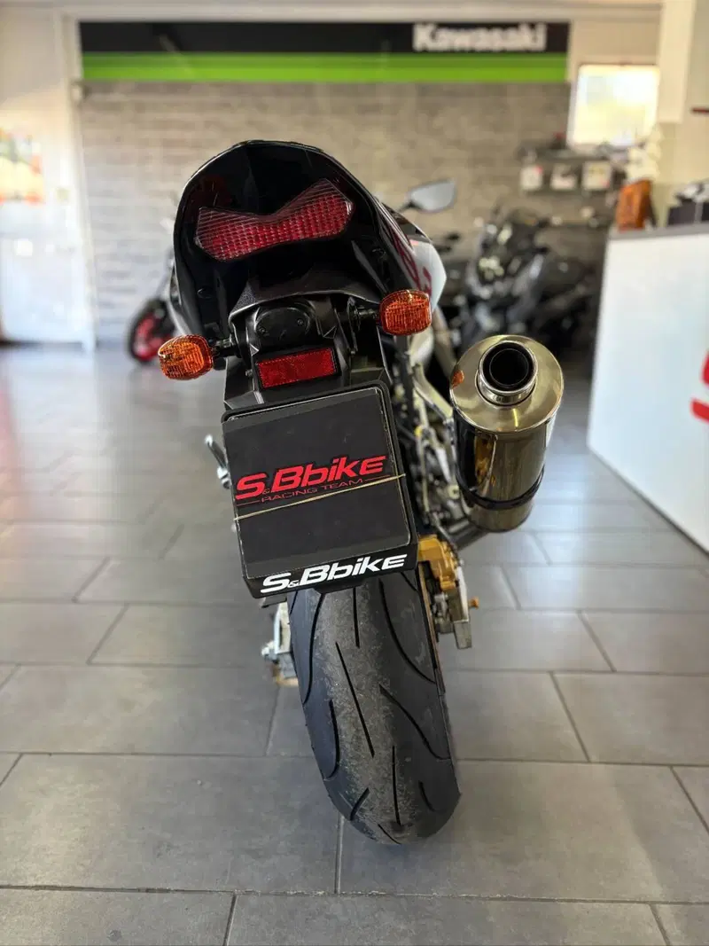 Kawasaki Ninja 636 ZX-6R (2003 - 04) (4)