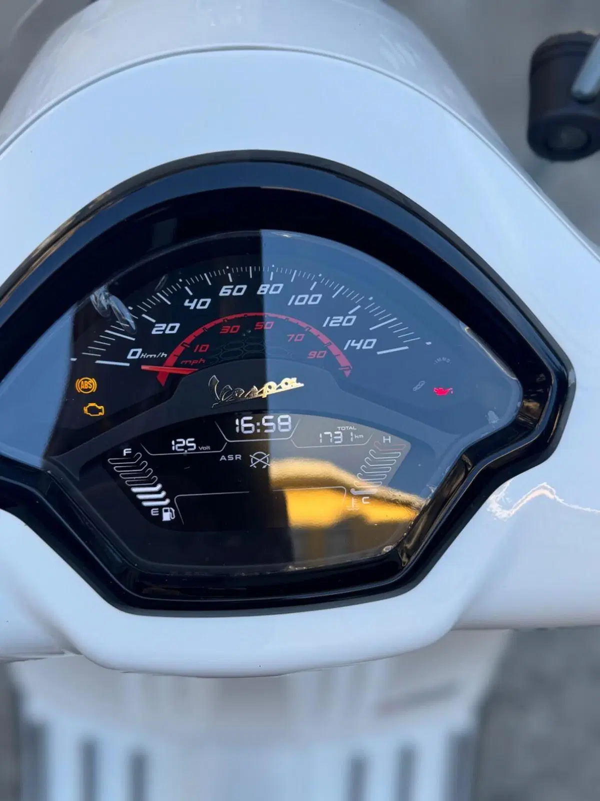 Vespa GTS 300 Super Sport (2023 - 24) (6)