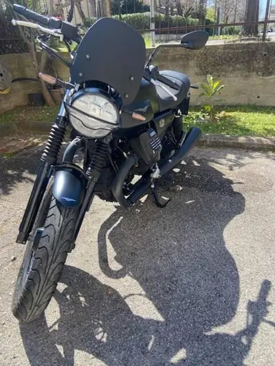 Moto Guzzi V7 Stone (2021 - 24) usata