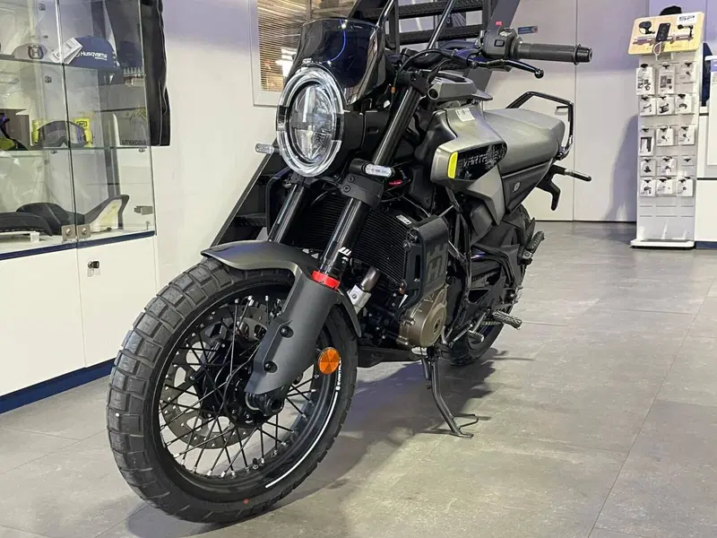 Husqvarna Svartpilen 125 (2024 - 26) (4)