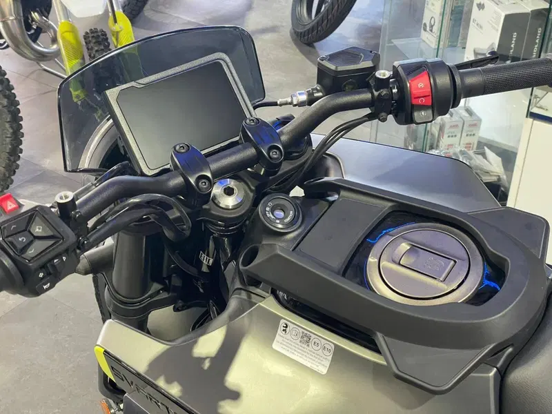 Husqvarna Svartpilen 125 (2024 - 26) (10)