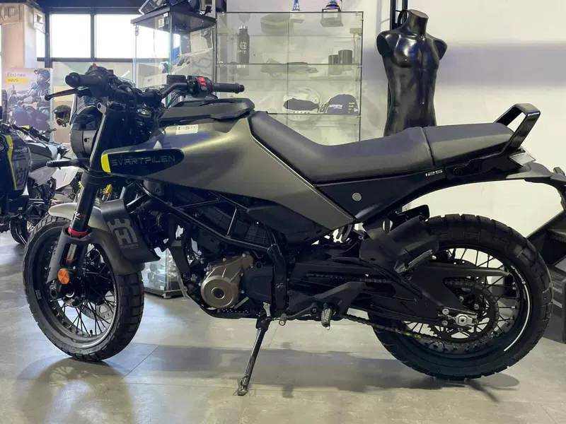 Husqvarna Svartpilen 125 (2024 - 26) (5)
