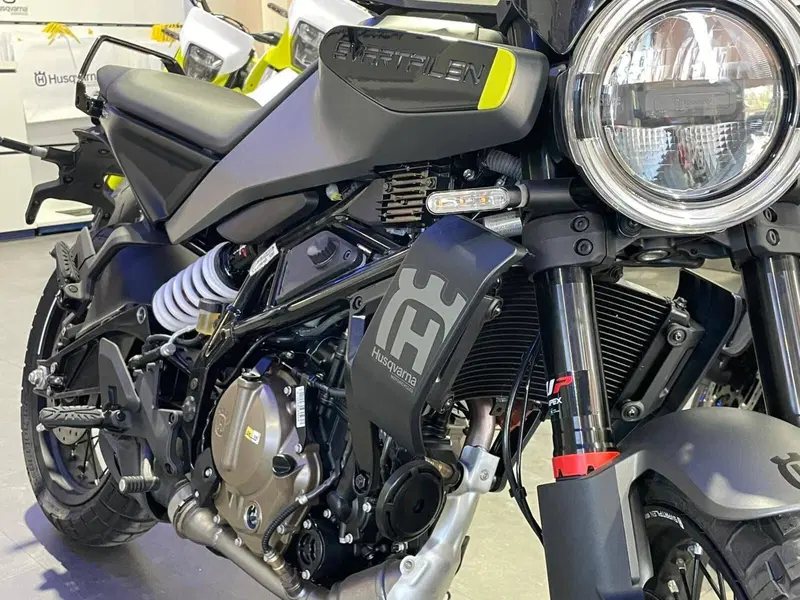 Husqvarna Svartpilen 125 (2024 - 26) (7)