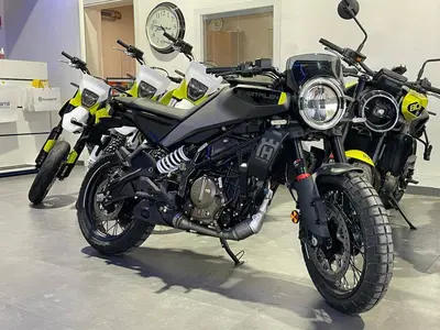 Husqvarna Svartpilen 125 (2024 - 26) nuova