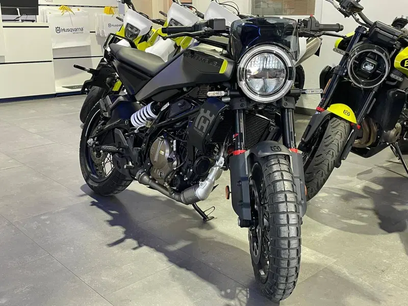 Husqvarna Svartpilen 125 (2024 - 26) (2)
