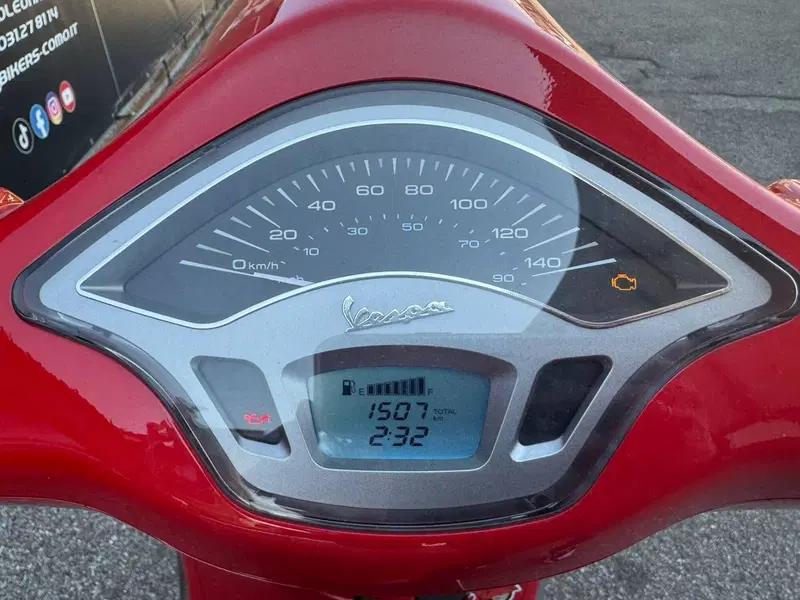 Vespa Primavera 150 RED (2023 - 26) (6)