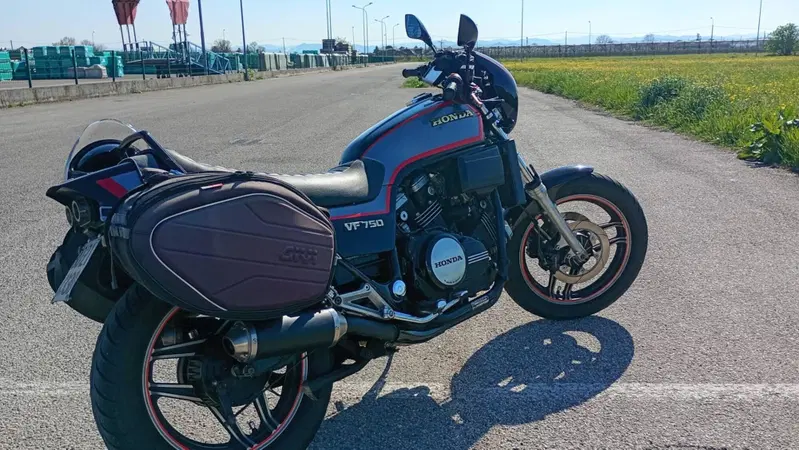 Honda VF 750 S (1985 - 87)