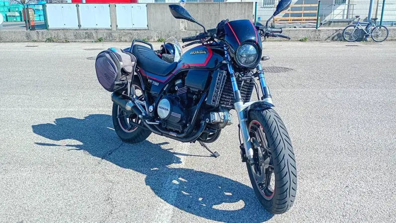 Honda VF 750 S (1985 - 87) (2)