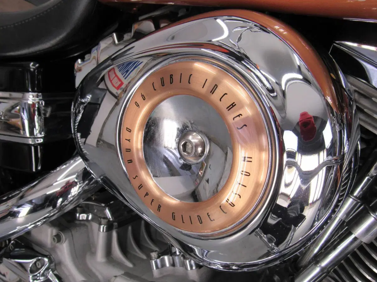 Harley-Davidson 1584 Super Glide Custom (2008 - 13) - FXDC (18)