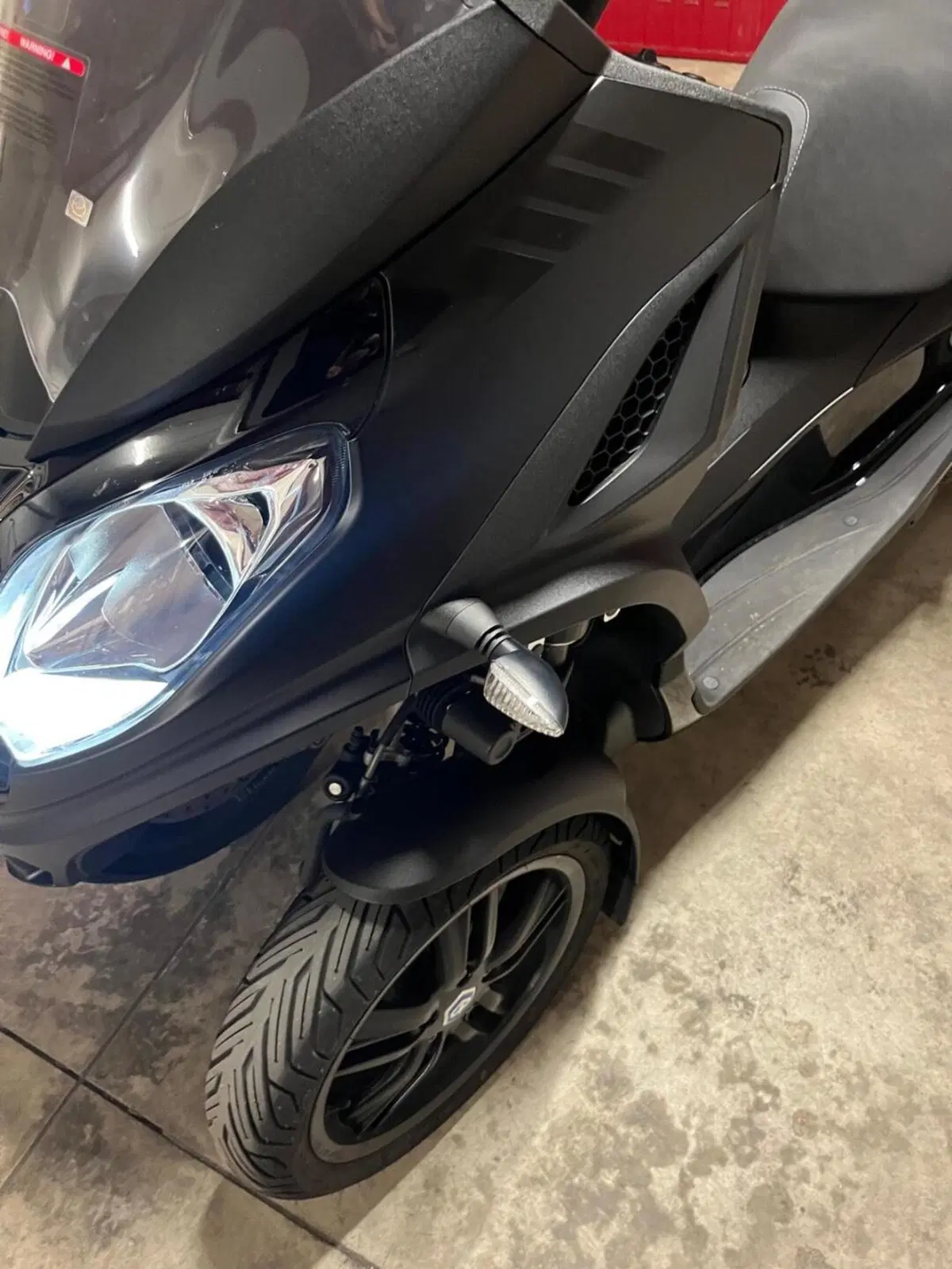 Piaggio MP3 300 ABS Hpe (2021 - 24) (11)