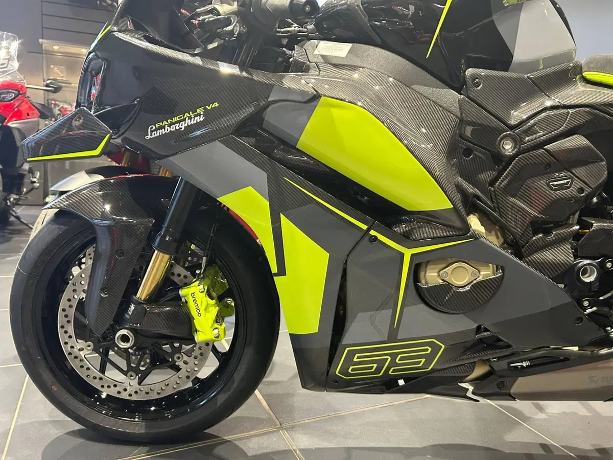 Ducati Panigale V4 Lamborghini (2026) (5)