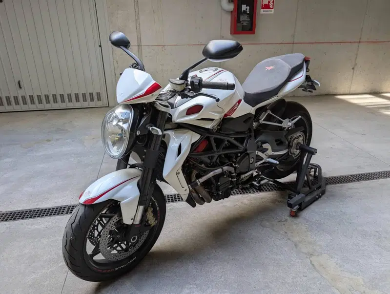MV Agusta Brutale 1090 R (2012 - 15)
