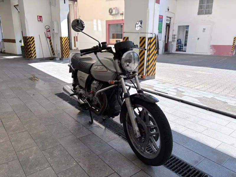 Moto Guzzi V35 II (3)