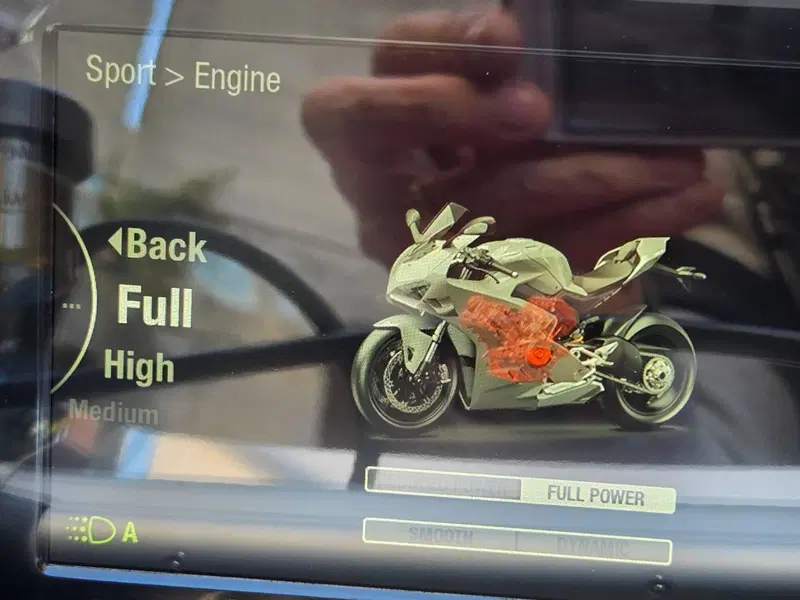 Ducati Panigale V4 SP2 30° Anniversario 916 (2024) (20)