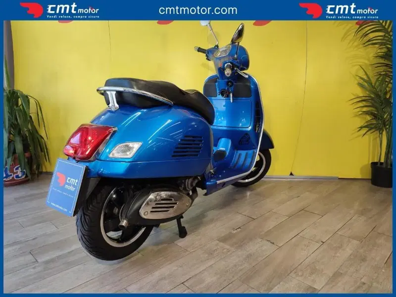Vespa GTS 300 Super (2008 - 16) (4)