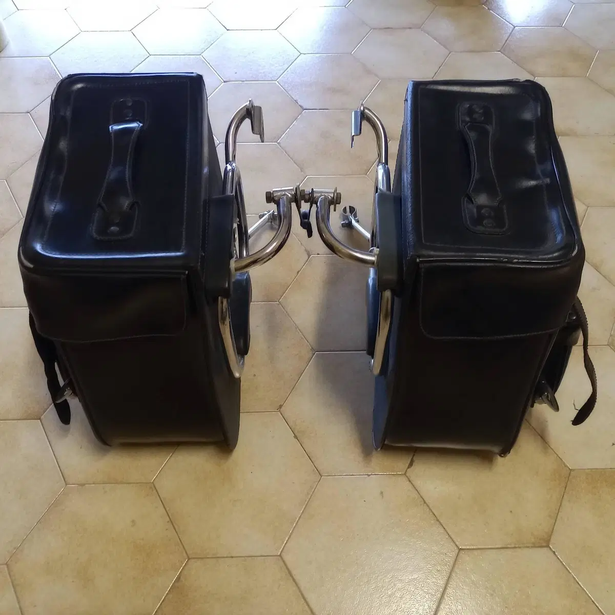 Borse laterali per Kawasaki w650 / w800 (2)