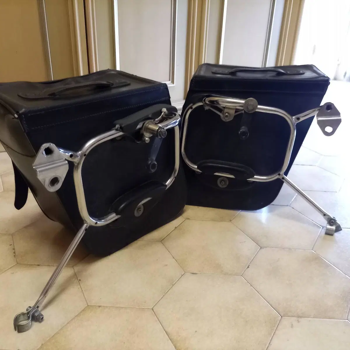 Borse laterali per Kawasaki w650 / w800 (4)