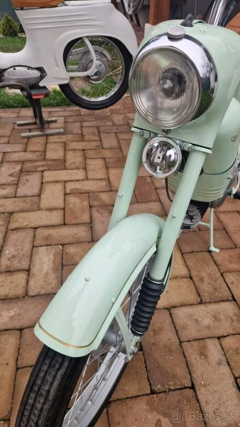 Jawa 550 pnik (4)