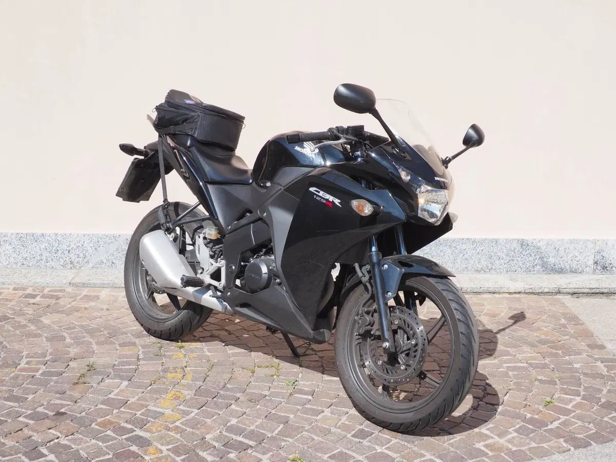 Honda CBR 125 R (2007 - 17) (2)
