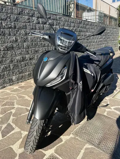 Piaggio Beverly 300 S ABS-ASR (2021 - 25) usata