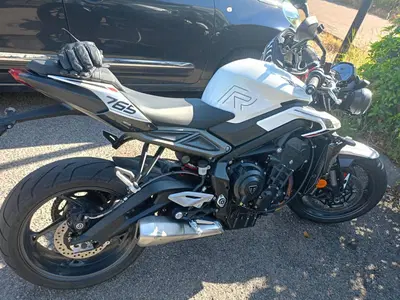 Triumph Street Triple 765 R (2023 - 26) usata