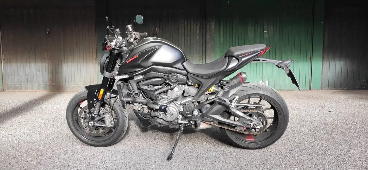 Ducati Monster 937 + (2021 - 25)