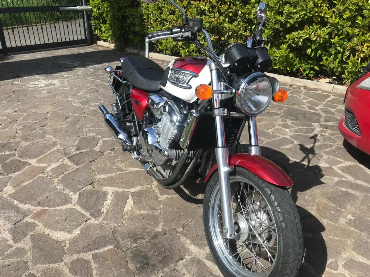 Triumph Thunderbird 900 (2002) (2)