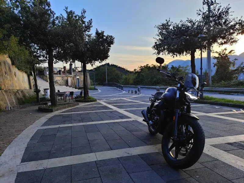 Moto Guzzi V7 Stone (2021 - 24) (4)