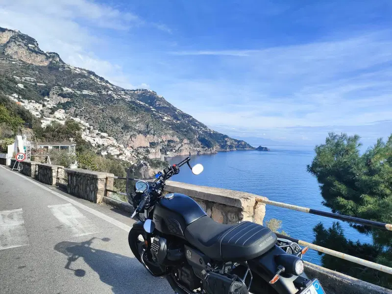 Moto Guzzi V7 Stone (2021 - 24) (10)