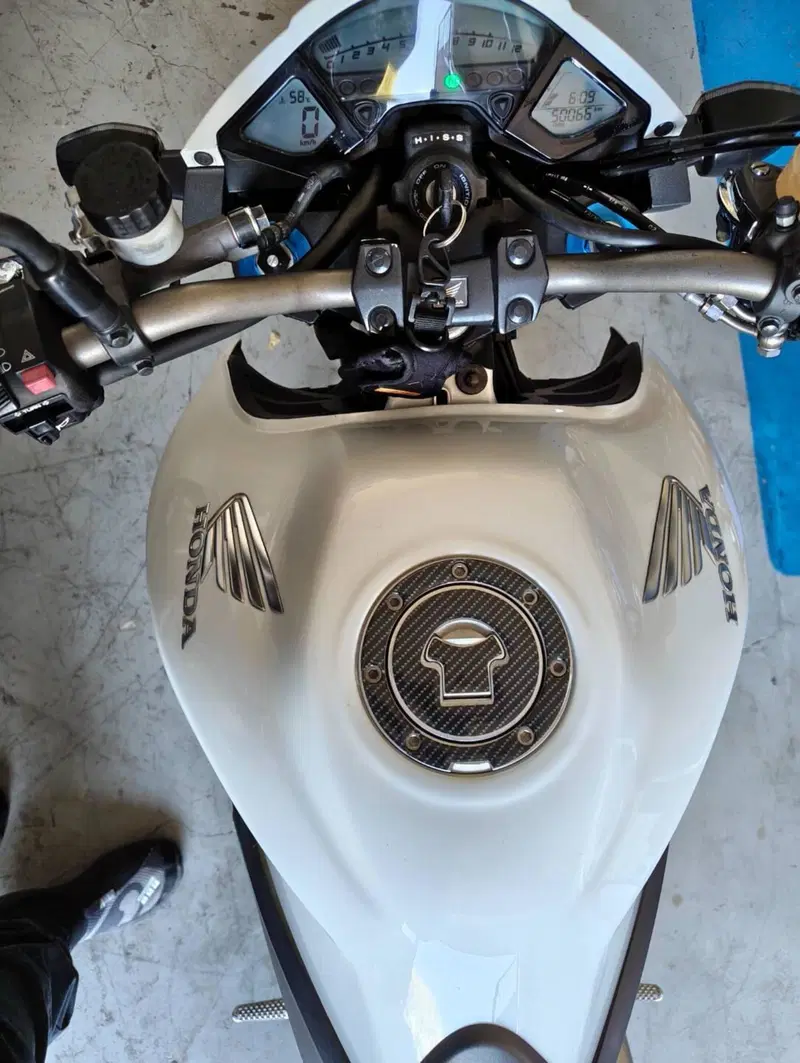 Honda CB 1000 R (2008 - 10) (3)
